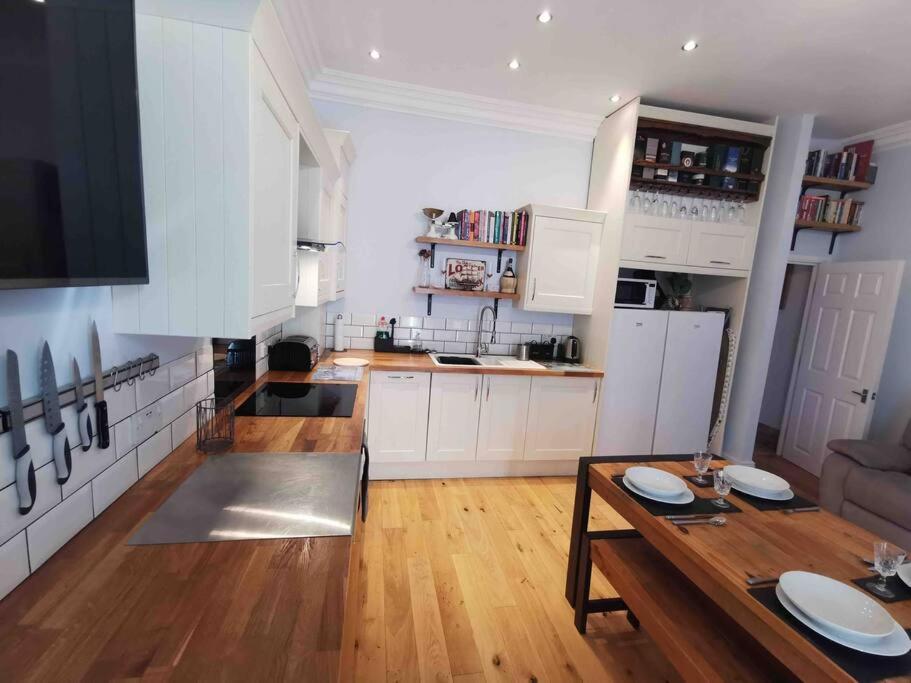 Number 7 Torquay Stunning Sea Views Appartement Buitenkant foto