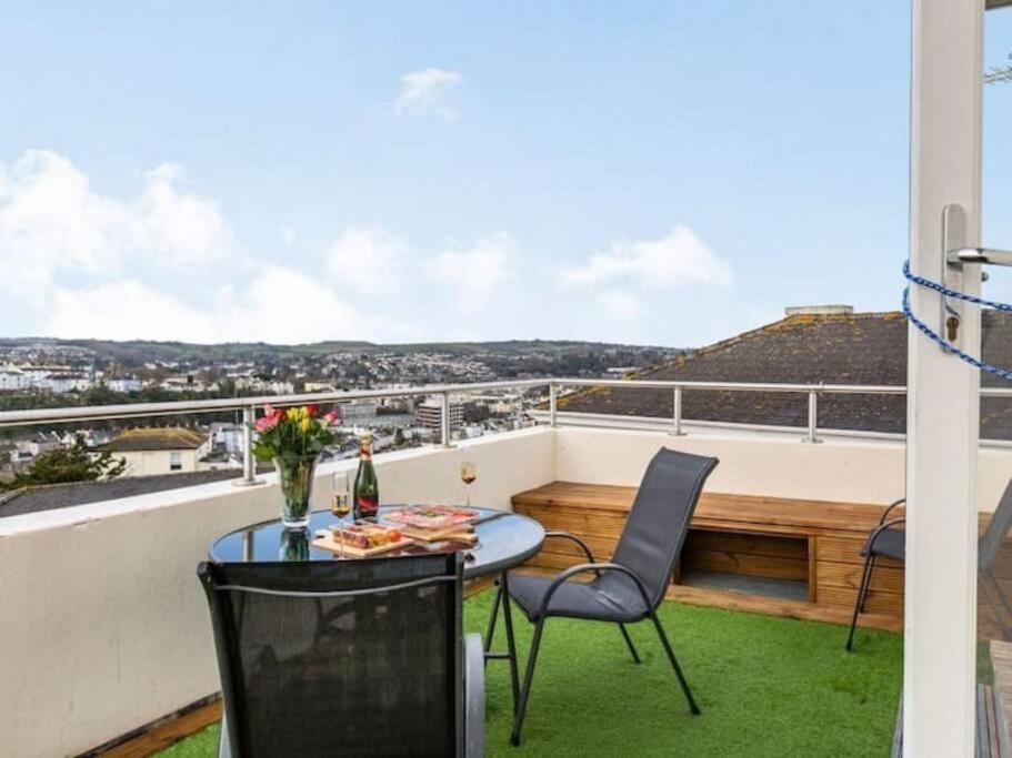Number 7 Torquay Stunning Sea Views Appartement Buitenkant foto