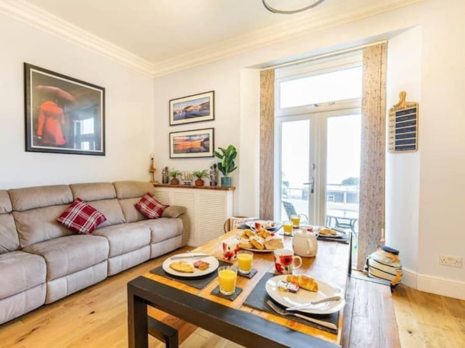 Number 7 Torquay Stunning Sea Views Appartement Buitenkant foto