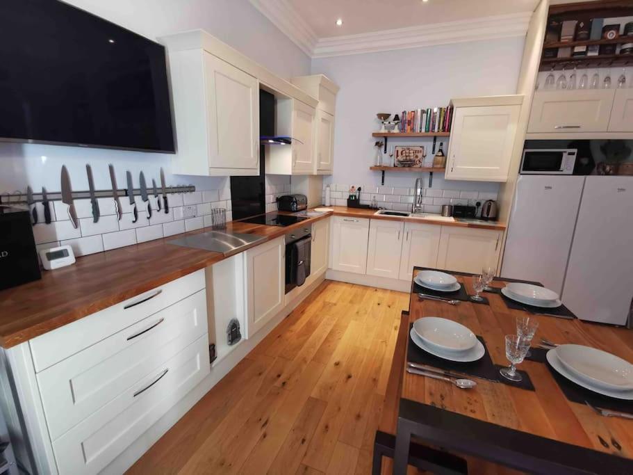 Number 7 Torquay Stunning Sea Views Appartement Buitenkant foto